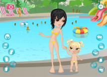 Mama i córka na basenie